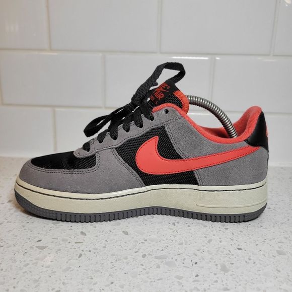 Vintage Nike Air Force 1 '07 - Picture 3 of 13